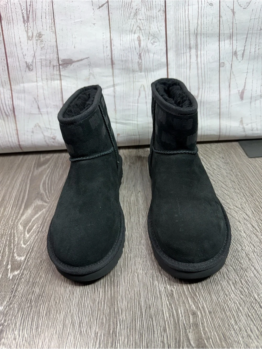 UGG classic mini